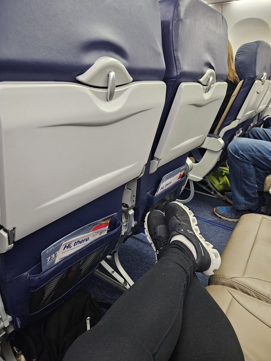 Amy_Howe_BA's tweet image. Guess who's back...back again? It's me with my @SouthwestAir First Class Seat! @cheerjudgelife #youcantsithere