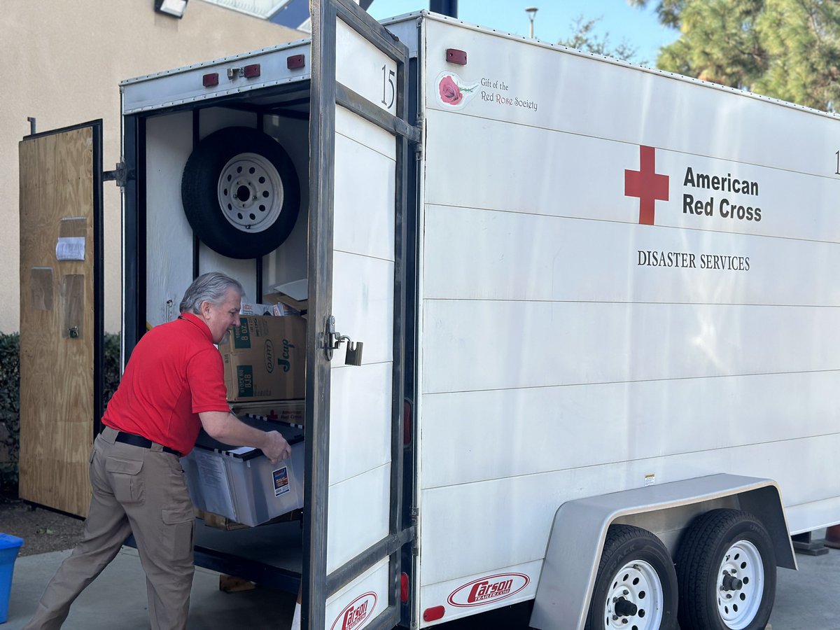 SoCal_RedCross's tweet image. The Temporary Evacuation Points for the #Border2Fire have closed &amp;amp; a shelter has opened at Cuyamaca College Gymnasium (900 Rancho San Diego Pkwy).  

➡️ Anyone affected by the fire can stop by to access services, whether or not they are staying overnight.