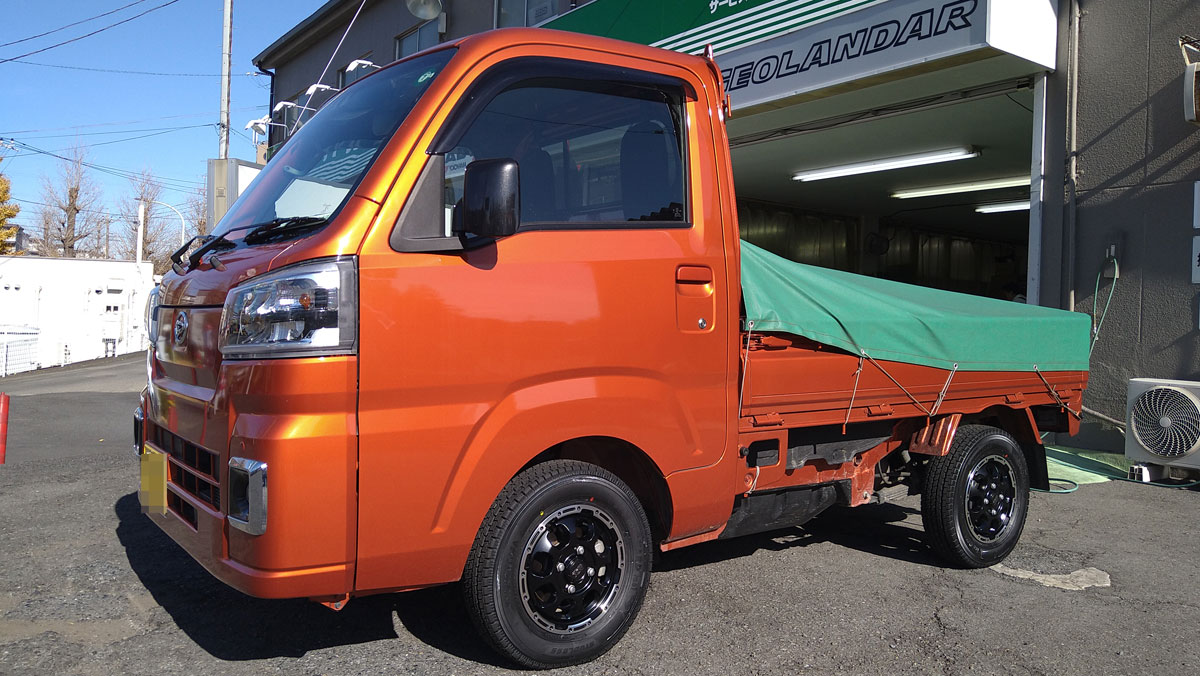 TG_MACHIDAHILLS's tweet photo. 今回はスタッドレスセットご購入にあたり
当店を選んで頂き有難う御座います🙇♂️
#MADCROSS #GRACE & #iceGURAD #iG91
145/80R12 80/78N を装着させて頂きました✨
🚗空気圧点検お待ちしております🚗
#ダイハツ
#ハイゼット
#スタッドレスタイヤ
#ヨコハマタイヤ
#タイヤガーデン
#町田ヒルズ https://t.co/bSfVOi9AAm