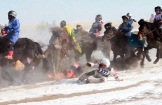 Oscaruniform01's tweet image. Ядуу айлын хүүхдүүдийг 4 улирлын турш допингтой адсагууд дээр зарцалж таашаал авдаг соёл ч гэж юу байх вэ. Ядахнаа л унаач хүүхдүүдийн амь нас үрэгдэх, тахир дутуу болох, боловсролдоо зарцуулах цаг багасах гэх мэт өчнөөн сөрөг талууд байна!