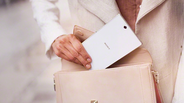 Xperia Z Ultra の発売から11年。 手のひらにおさまる約6.4インチの