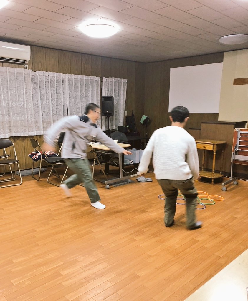 昨日はベテルリバーサイドチャペルとコラボしてたまりばHope(ちょっと)SPをしました✨
まったりボドゲを楽しんだ後は
手作りハンバーガーとスープとおでん!
おいしかった😋🍔🍢
食後はパーティーゲームで盛り上がりました♪
  #たまりばHope
 #ボドゲ 
 #ルックアップルックダウン 
 #擬音語で伝えろ