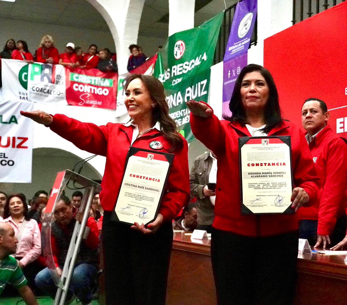 BereMarinb's tweet photo. Muchas felicidades queridas amigas @CristinaRuiz_S y @Bren_Alvarado por su elección a la Presidencia y Secretaria General del CDE del @PRI_EDOMEX. https://t.co/ecNpB2AobL