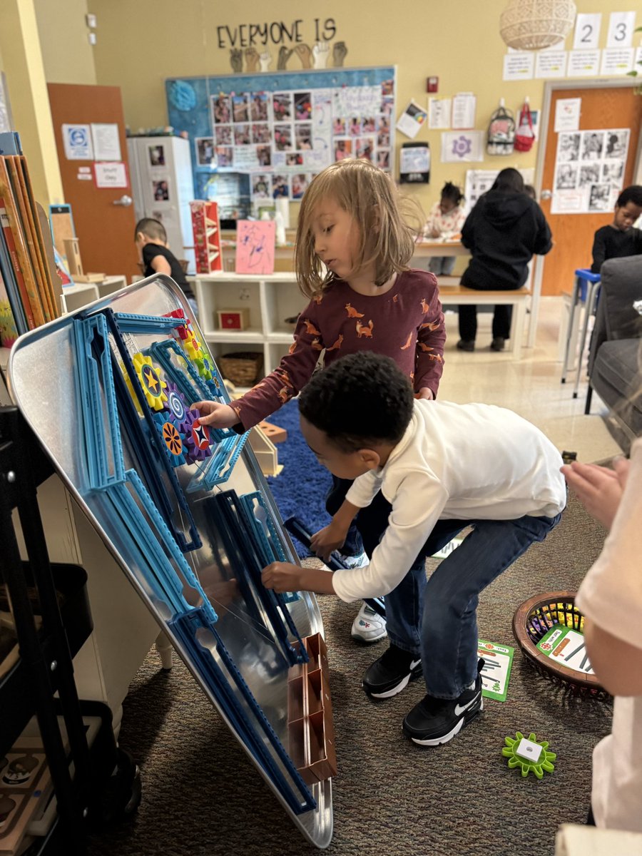 RCPS_EarlyLearn's tweet image. Engineer a ramp #afterschool  #ramps #engineersatwork #dph #pat