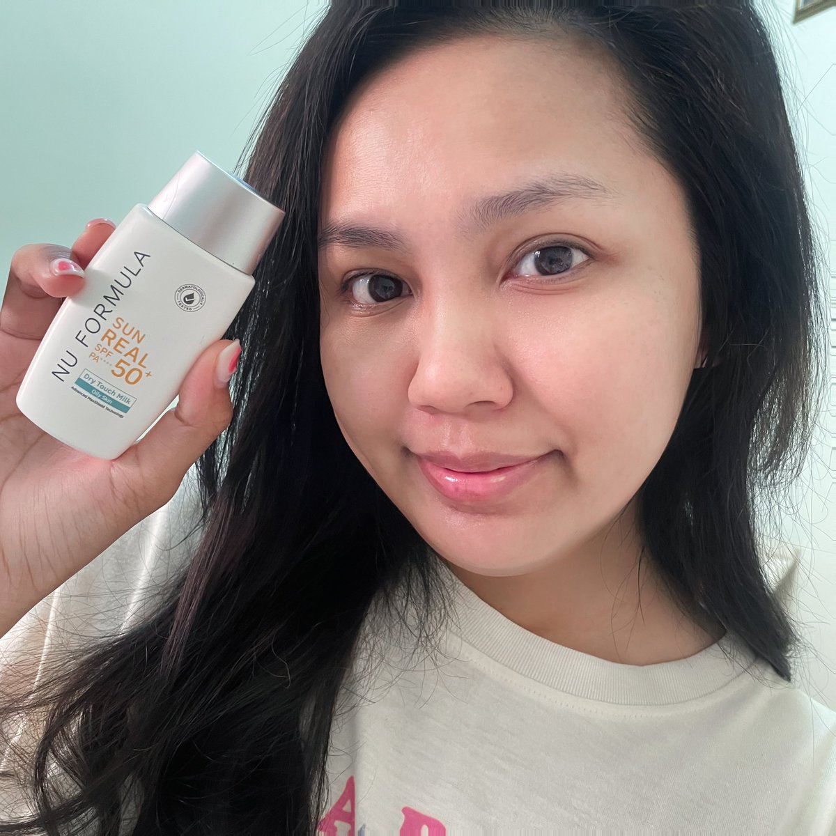 jajadiary's tweet photo. ชอบกันแดดของ Nu formula มากเป็นขวดที่สามแล้วที่ใช้✨ สูตรนี้เป็น￼สูตร Dry touch 🍃 เนื้อน้ำนม ￼ เค้าเป็นทั้งกันแดด และบำรุง มีเสริมสารบำรุงผิว ทั้งคุมมันถึง 12 ชม. ช่วยชุ่มชื้น เบลอรูขุมขน SPF 50+ PA ++++ เนื้อเกลียง่าย เบาสบายผิว ปกป้องผิวจากรังสีได้ทั้ง UVA – UVB ￼ https://t.co/t8GcyzzF27
