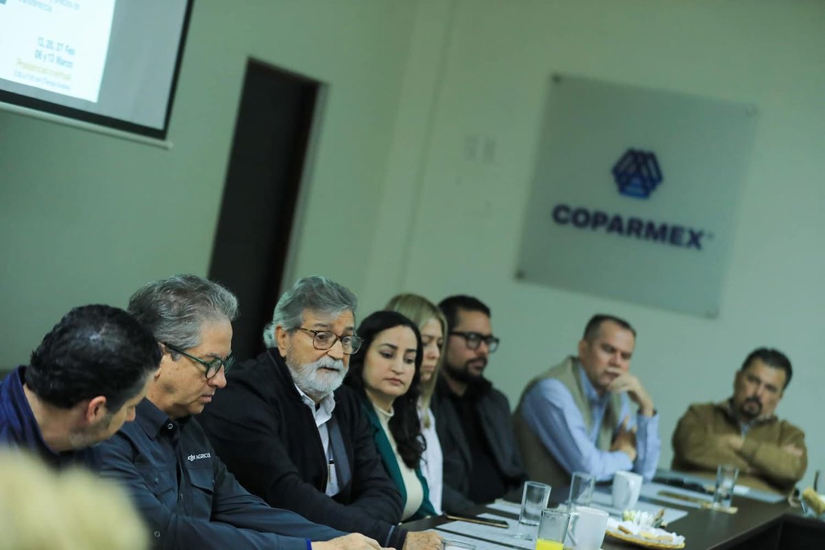 Trasciende60696's tweet photo. Se reúnen empresarios con la senadora @palomaSnchez; piden apoyo con las reformas a Infonavit y cambios laborales ***
#Coparmex #Sinaloa 

https://t.co/DsXkgkONFo https://t.co/XAPpj1ocCq