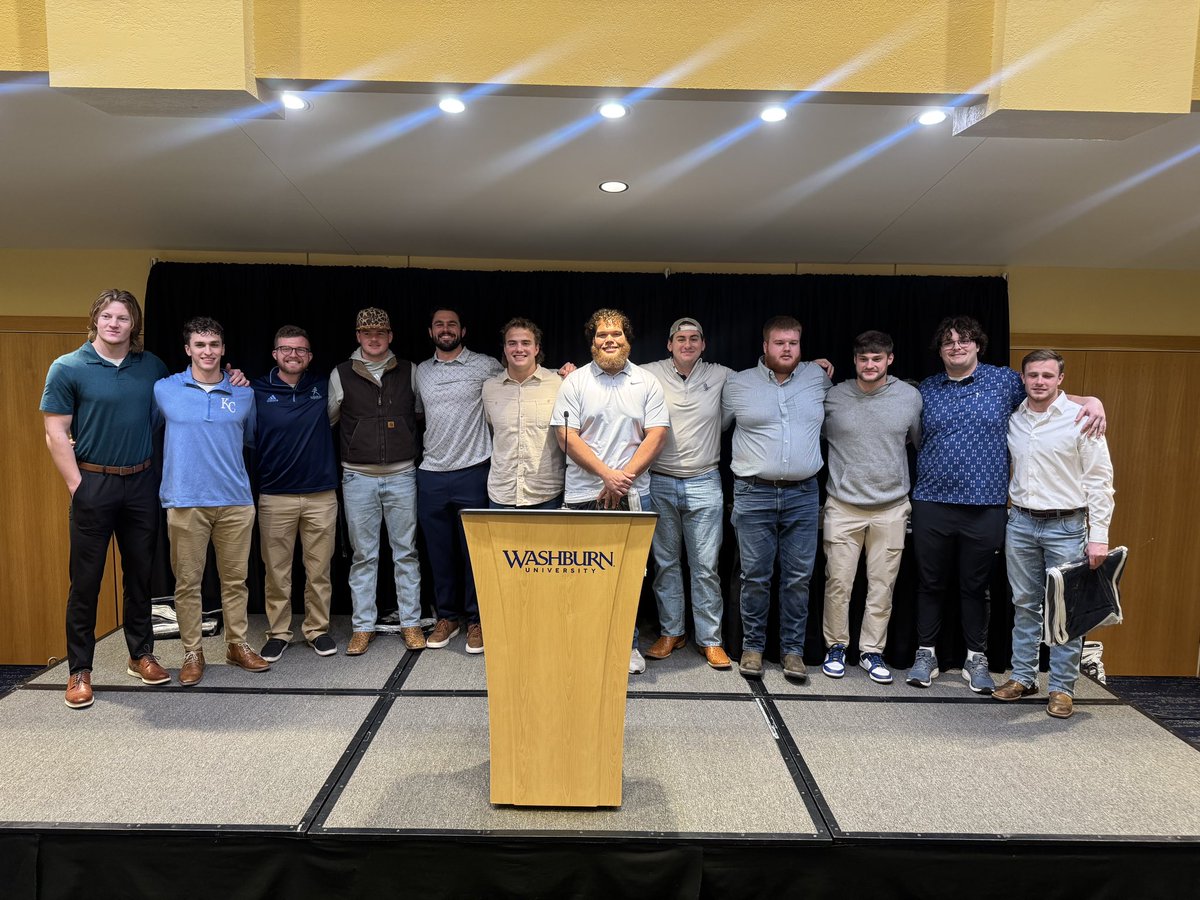 Zach_Watkins's tweet image. Great night to celebrate our 2024 Seniors and all the award winners at our Ichabod Football Banquet! #GoBods #BeTheStandard