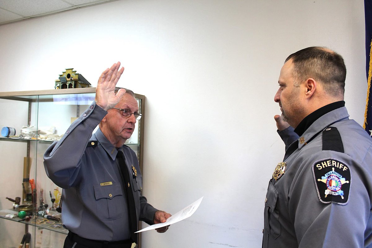 TCSD6200's tweet photo. DEPUTY SHERIFF WILLIAM BRADBERRY

PLEASE HELP US WELCOME OUR NEWEST DEPUTY, WILLIAM BRADBERRY, TO THE TALLAPOOSA COUNTY SHERIFF'S DEPARTMENT. WELCOME TO OUR FAMILY! https://t.co/fKIzoRk9mq