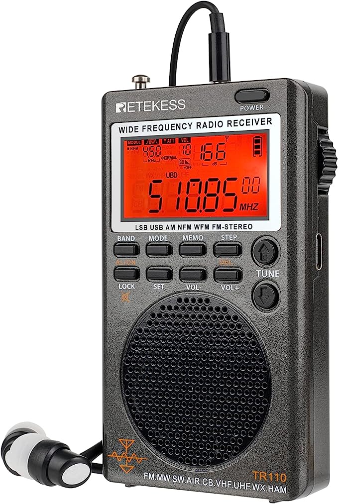 JPRetekess's tweet photo. Retekess #TR110 SSB短波ラジオ
FM/MW/SW/SSB/LSB/AIR/CB/VHF/UHF/UBD/WX #フルバンドラジオ
全自動検索 —ロック機能 
外部アンテナをサポート
1000局保存
目覚まし時計・タイマー
👉https://t.co/ltGhA2Emt6 
#ラジオ #レトロラジオ #中波 #短波ラジオ #radio #ポータブルラジオ  #短波放送 #BCL https://t.co/OWBUnskngb