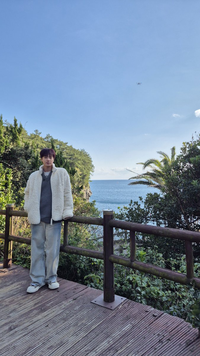 btsinthemoment's tweet photo. jin weverse post https://t.co/65zYxNyIsr