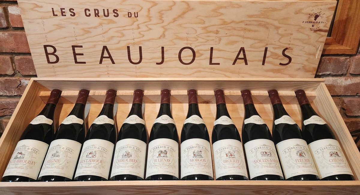 TheWineCellarAB's tweet photo. "One grape, ten wines for the perfect expression of the Beaujolais terroir and all it has to offer." 🍇🍷
#cotedebrouilly #regnie #saintamour #chiroubles #julienas #morgon #brouilly #moulinavent #fleurie #chenas #gamay https://t.co/GdHEqvRw0j