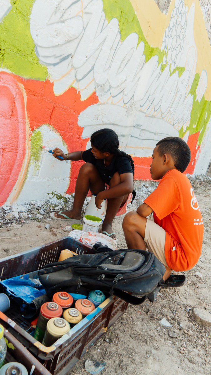 AFBETANCOURT's tweet image. Ahora los astros se alinearon; lo invitamos a ser artista del programa #Compi en la @GobDeBolivar y @CompiBolivar se montó en el viaje y esperamos llenar de color las obras de la gente con la magia de sus manos y la buena energía de su creatividad.