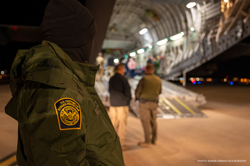 kgun9's tweet photo. Tucson is playing a major role in the mass deportations the Trump Administration promised. At Tucson International Airport, the federal government has been launching deportation flights.

Details: https://t.co/CIXcHacIF5 . https://t.co/xRnbSVpSdO