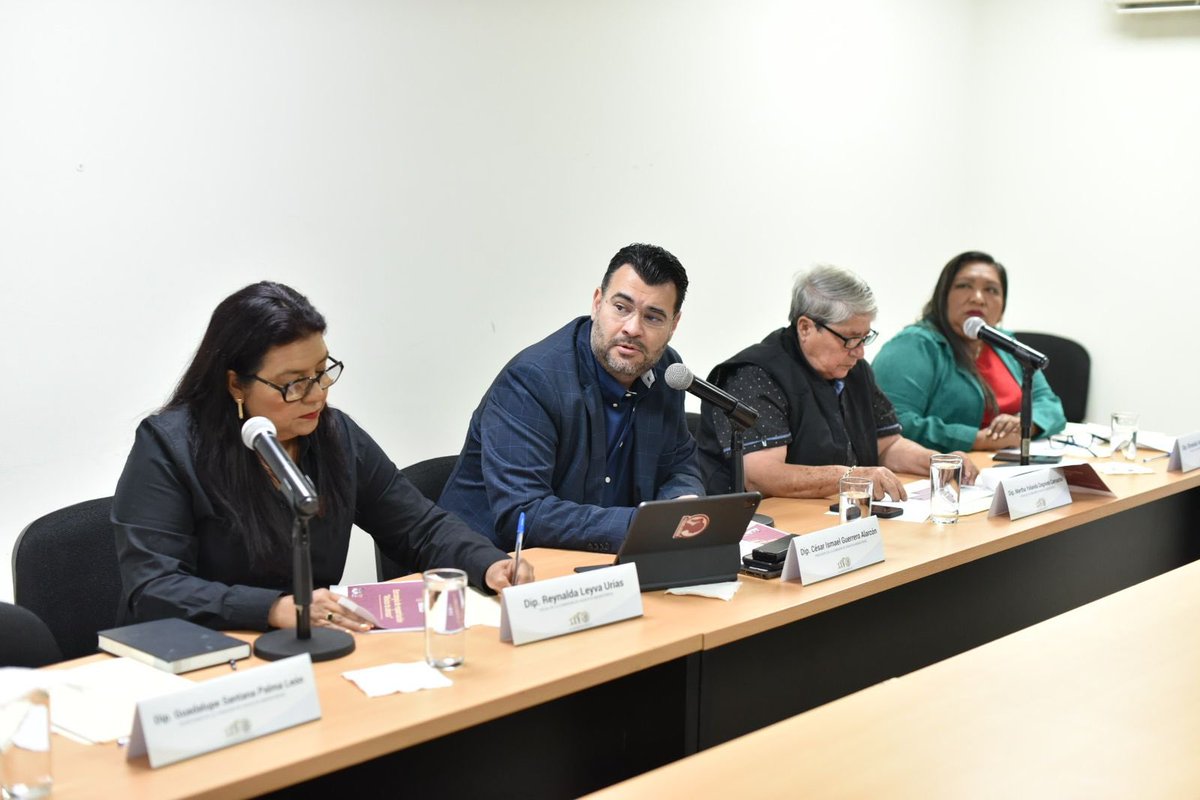 Desde el <a href="/congresosinaloa/">Congreso del Estado de Sinaloa</a> encabecé importante reunión para analizar el programa “México te Abraza”, estrategia impulsada por el <a href="/GobiernoMX/">Gobierno de México</a> para atender a las personas repatriadas.

Lee la nota completa : acortar.link/yDln8o
#AsuntosMigrantes