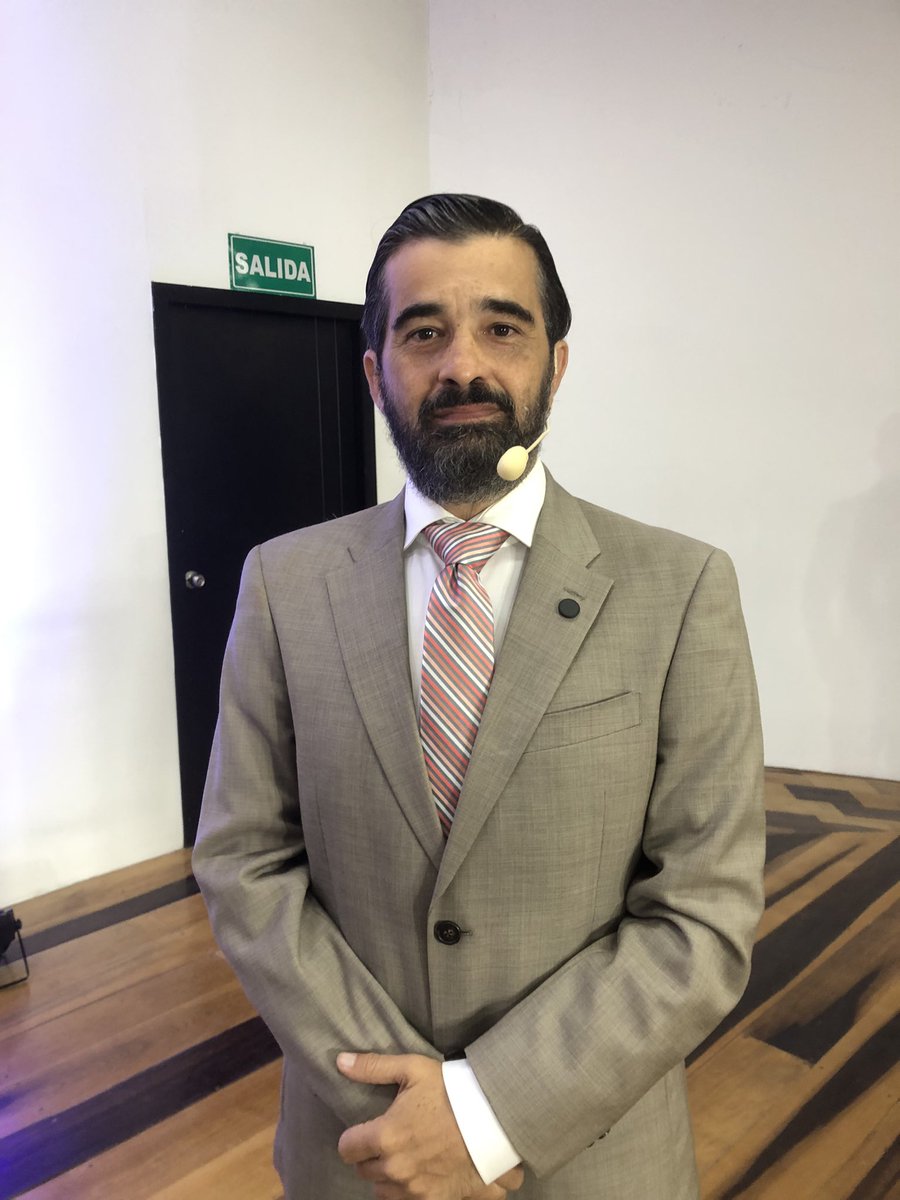 UleamEcuador's tweet photo. En temas de seguridad candidato #Eitel Zambrano se pronuncia por prisión perpetua, #Andrés Vélez investigar a fondo a delincuencia y para #Jorge Cassis la prevención en consumo de drogas debilitaría el negocio del narcotráfico https://t.co/dwFIwhTDGj