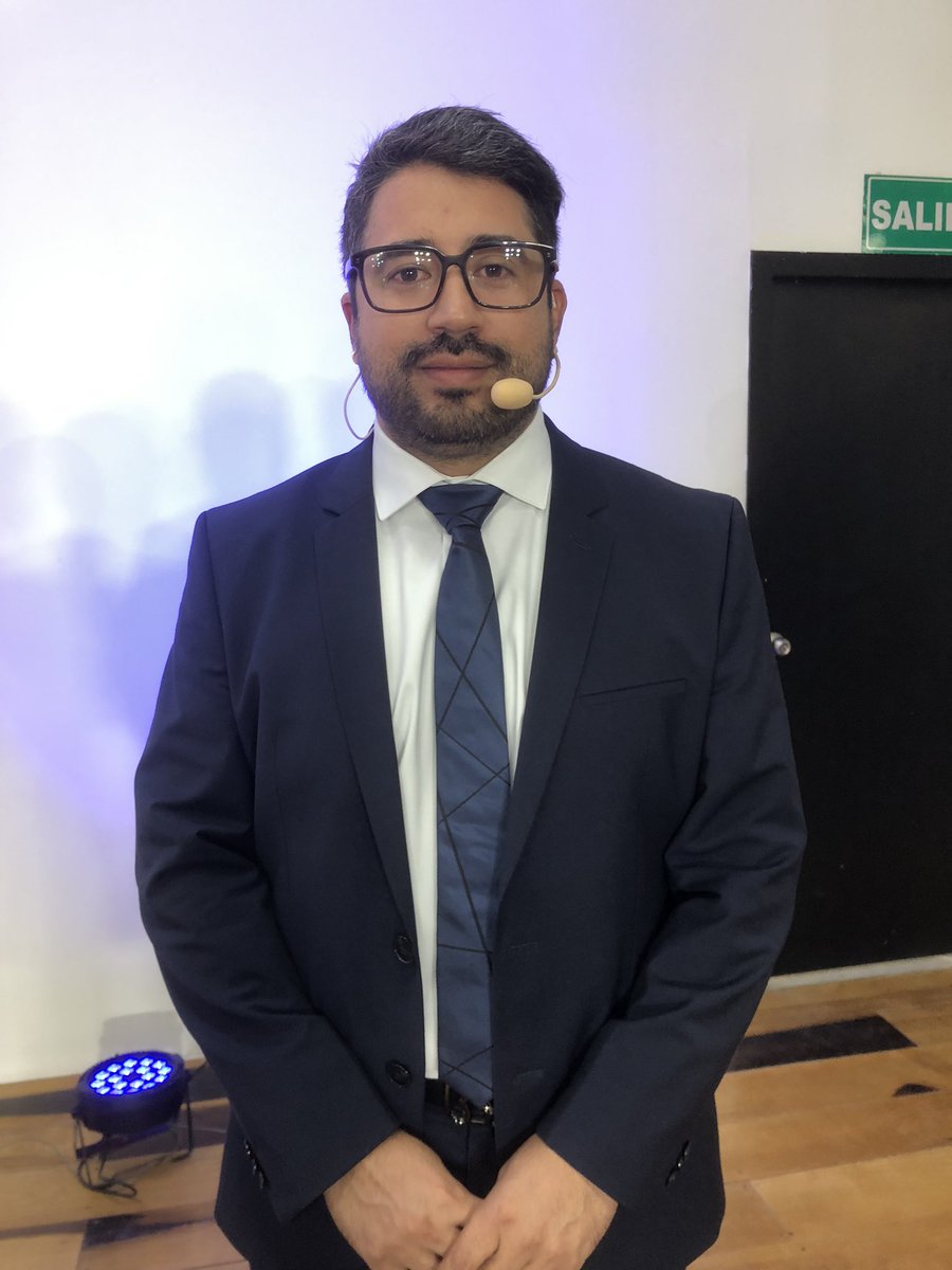 UleamEcuador's tweet photo. En temas de seguridad candidato #Eitel Zambrano se pronuncia por prisión perpetua, #Andrés Vélez investigar a fondo a delincuencia y para #Jorge Cassis la prevención en consumo de drogas debilitaría el negocio del narcotráfico https://t.co/dwFIwhTDGj