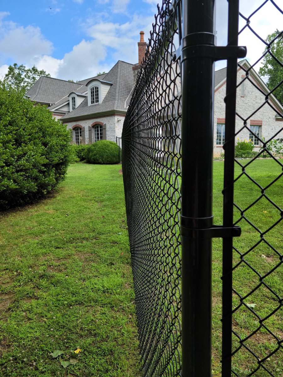 AshevilleFence's tweet photo. Chain link fencing is an excellent solution for many situations. It can be installed more quickly than other kinds of fences, yet also offers high durability.
https://t.co/yH6tR5D2mi
#chainlinkfencing #blackfence #blackchainlink #homefence #freeestimates #avlfence https://t.co/dW4NmrWefA