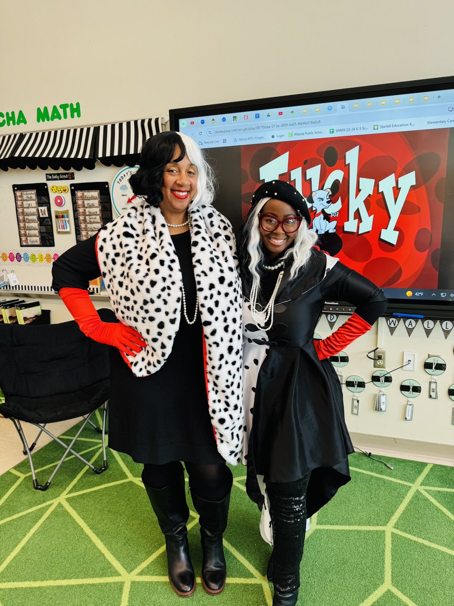 mrsdavisrocks's tweet photo. 🦴101 days smarter and our fab principal, @drjtoney , unleashed her inner Cruella for story time! 🔍🕵🏾‍♀️📖 🐾 #MysteryReaderMagic🪄 @APS_SPARK https://t.co/DlwDSZuSDh