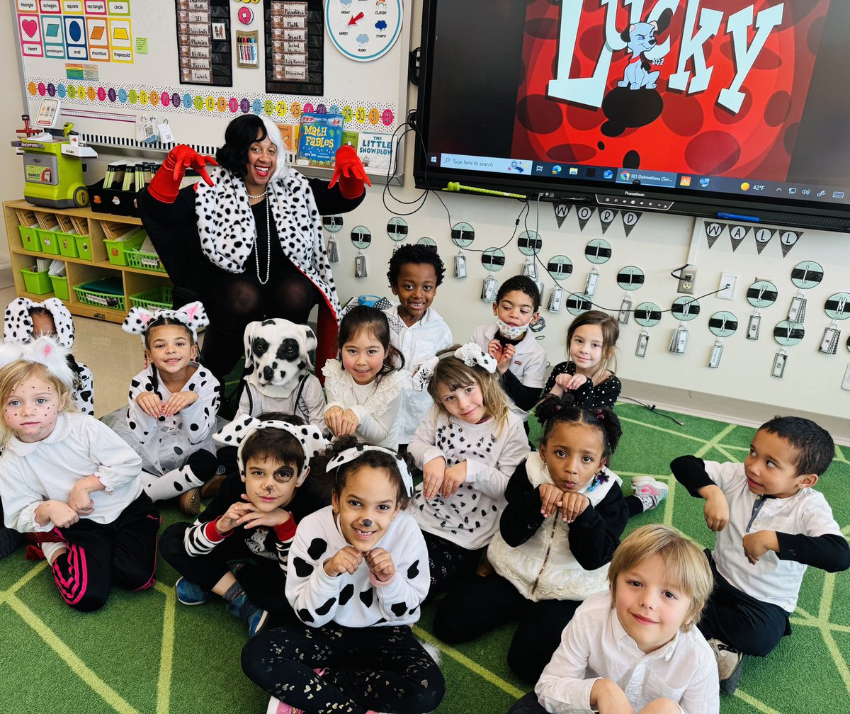 mrsdavisrocks's tweet photo. 🦴101 days smarter and our fab principal, @drjtoney , unleashed her inner Cruella for story time! 🔍🕵🏾‍♀️📖 🐾 #MysteryReaderMagic🪄 @APS_SPARK https://t.co/DlwDSZuSDh