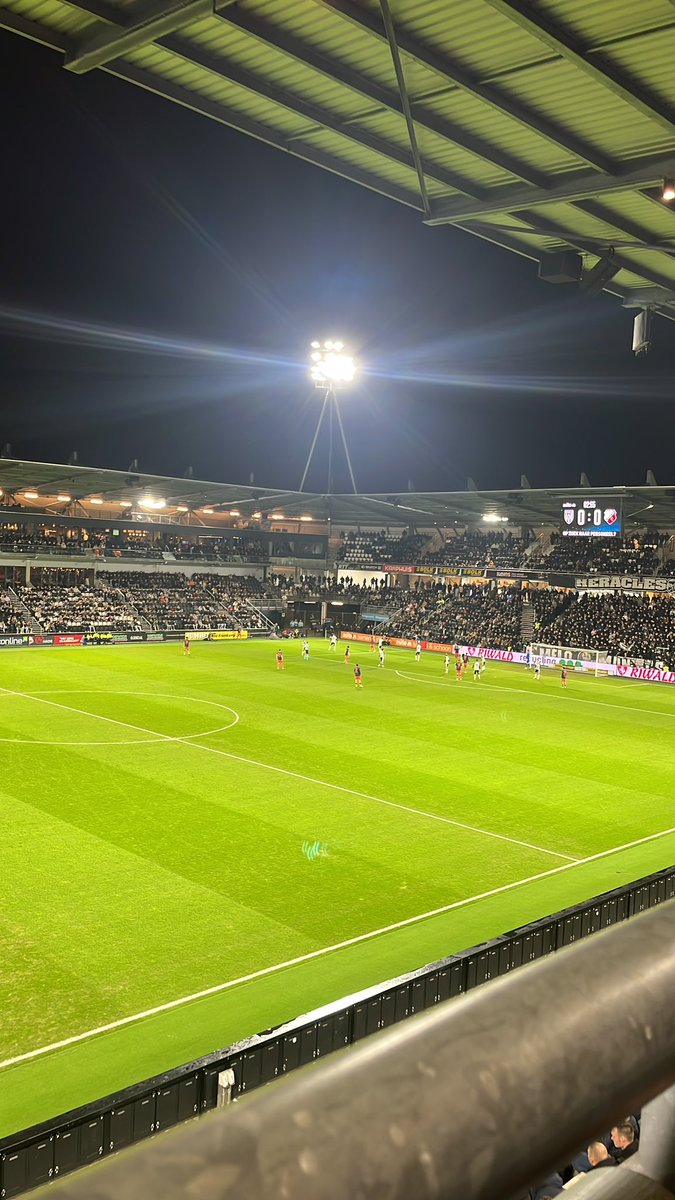 BrugginkMathijs's tweet photo. #fcutrecht #herfcu #fcutreg #elkarouani #1-1 #matig https://t.co/x8zCFhcizx