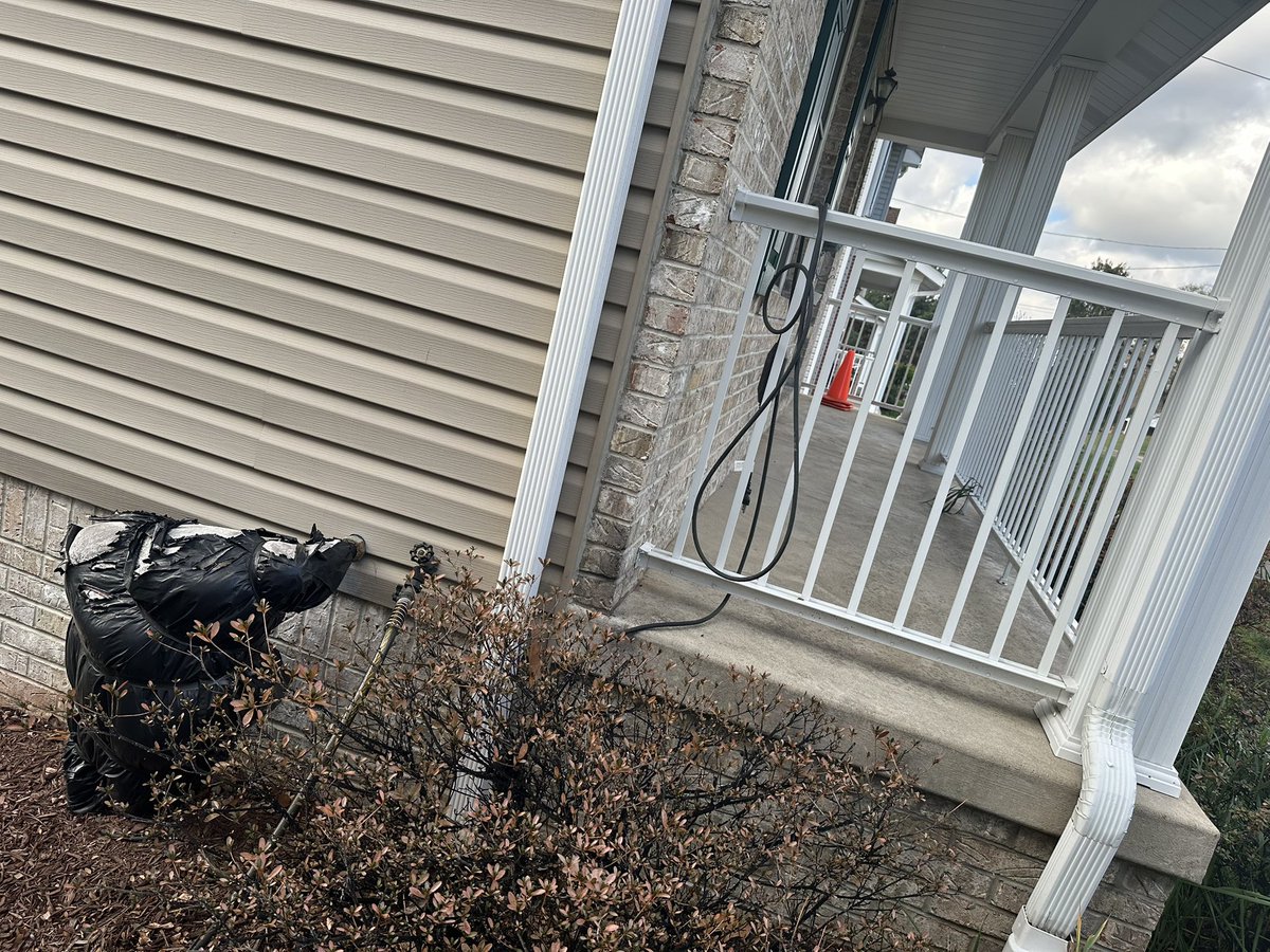 deidraj8's tweet photo. I would like to know if anyone else has their gas meter like this. Wrapped with fiberglass with a garbage bag around it and zip tied. And @peoplesnatgas says there is no issue and won’t change it out. No one will assist after numerous calls! Cold temps and given an extension cord https://t.co/2PjzO8pYC1