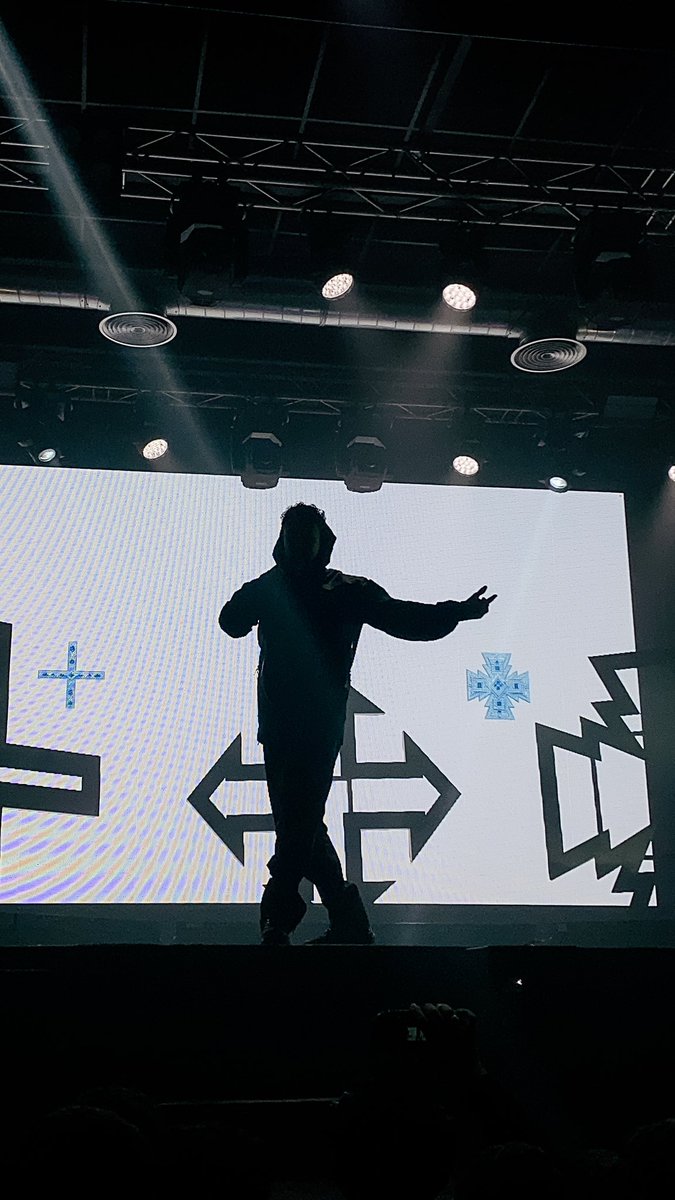 iharrier2's tweet photo. @HokeBBO en Granada #BBO #trescreus #trescreustour ✝️✝️✝️ https://t.co/tbAfLoPehl