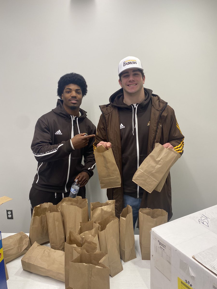 Michael Brescia (@michaelbrescia4) on Twitter photo Helped the less fortunate by packing lunches and hygiene bags! <a href="/BroncsWillReign/">Broncos Will Reign Collective</a>
#broncoswillreign Helped the less fortunate by packing lunches and hygiene bags! <a href="/BroncsWillReign/">Broncos Will Reign Collective</a>
#broncoswillreign