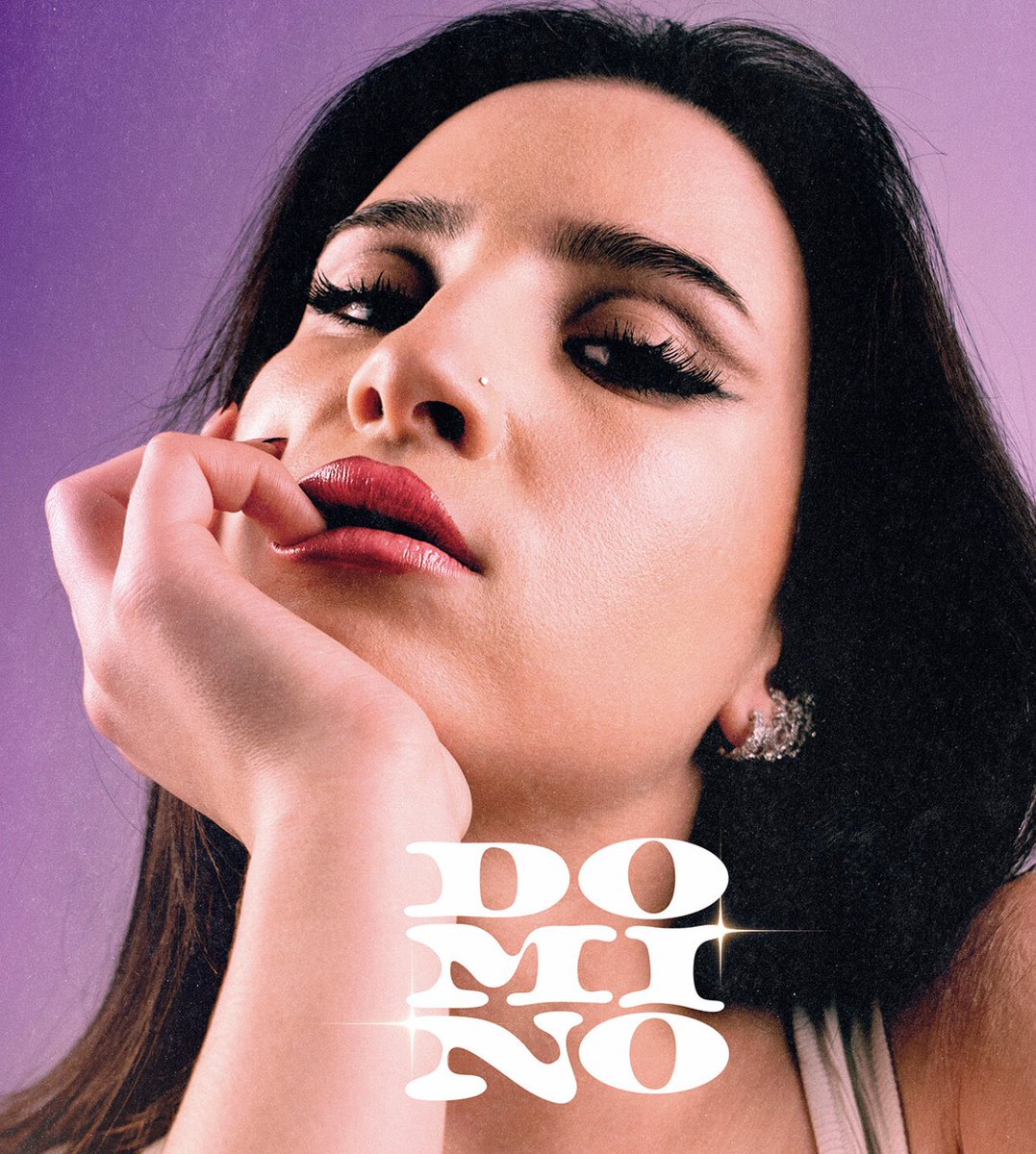 TeamLenieOff's tweet photo. 🎶💜 Nouveau single alert ! 💜🎶

Le 31 janvier prochain, Lenie dévoilera son tout nouveau titre : « Domino » 🌟. 

📲 PRE SAVE 

#Lenie #Domino #TeamLenieOff #NouveauSingle #Musique #StarAcademy 💜🎶 https://t.co/LqEV2DTq0A