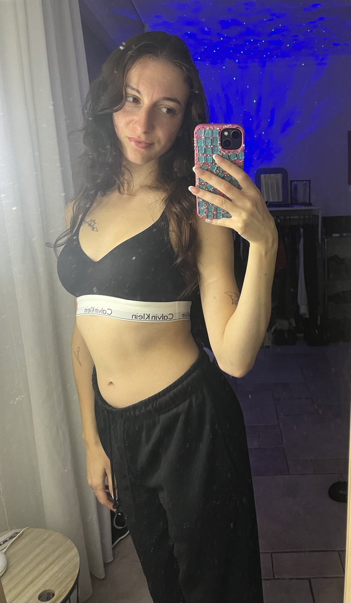 Sarah tweet media
