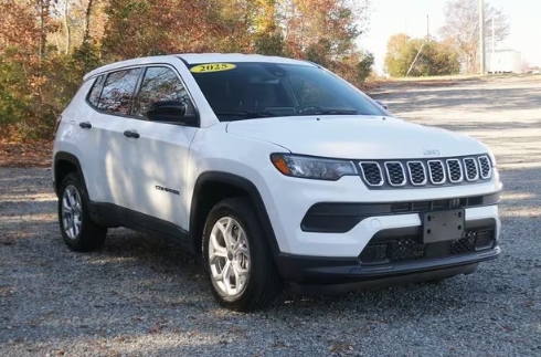 whitemotors175's tweet image. Experience the perfect blend of performance and elegance with our New 2025 Jeep Compass! Ready for a test drive? Dive into the future of SUVs today: bit.ly/4h53Rr5

#JeepCompass2025 #DynamicPerformance