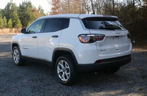 whitemotors175's tweet image. Experience the perfect blend of performance and elegance with our New 2025 Jeep Compass! Ready for a test drive? Dive into the future of SUVs today: bit.ly/4h53Rr5

#JeepCompass2025 #DynamicPerformance