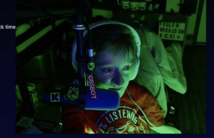 0xGemzy's tweet photo. he is locking his coins for the community 

i mean, he needs a new van but chooses to lock the tokens to moon his own coin. 

lets all send some solana to @ImSixWheels $wheels 

his address: 6qcoxnVvE2EitkxTD76wAFWqM28eFx1FFJ4K7VC1VBb https://t.co/c82B59fObn