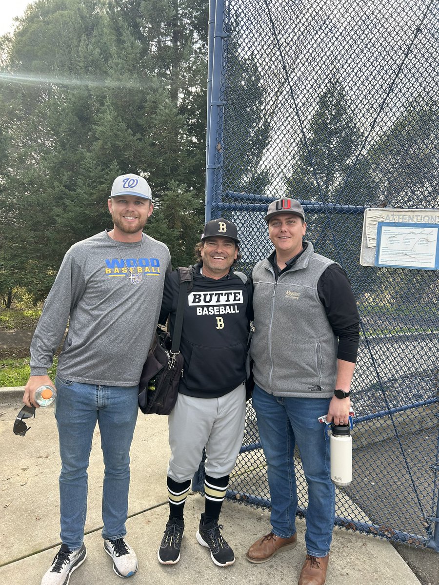 Roadrunners get the W, 2-1 on the road in front of a couple of alumni. Back at it tomorrow, 1pm butte college. Overall record: 1-0
#thiscouldbeyou #tradition #baseball #goodlookingalumni 
#grinditout #happybus