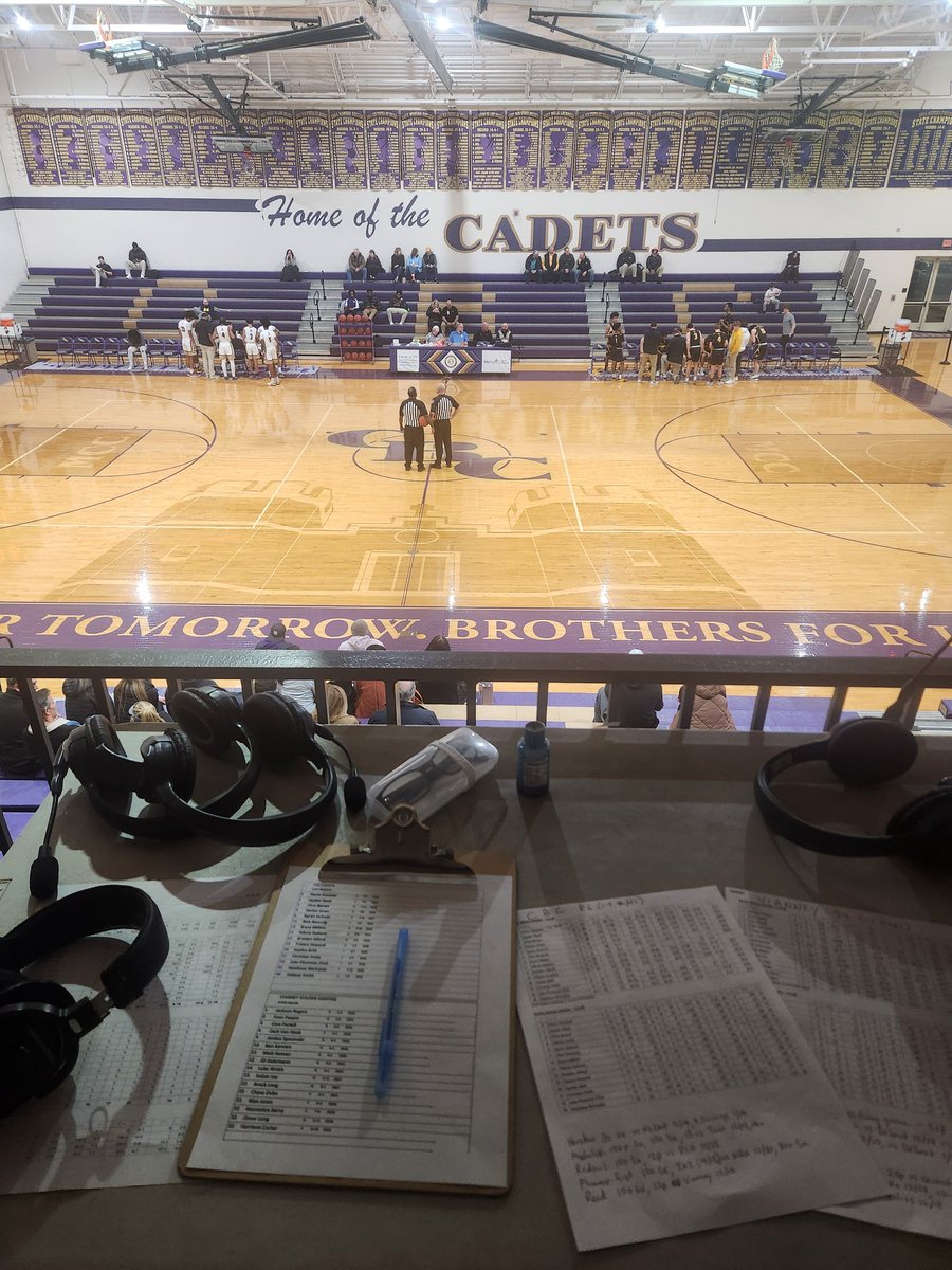 RandymoVoice's tweet image. Watch @CBCHS_Hoops vs @Vianneyhoops at 6:30 on @cbccsnbroadcast! I'm on the call with @CMerris90!
#stlpreps #mopreps 

CHANNEL LINK: youtube.com/@cbccsn?featur…