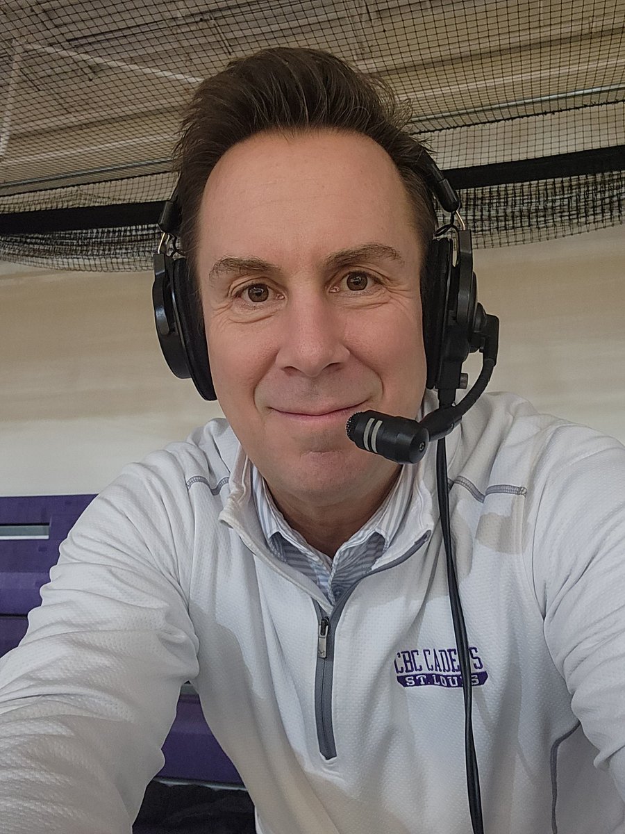 RandymoVoice's tweet image. Watch @CBCHS_Hoops vs @Vianneyhoops at 6:30 on @cbccsnbroadcast! I'm on the call with @CMerris90!
#stlpreps #mopreps 

CHANNEL LINK: youtube.com/@cbccsn?featur…