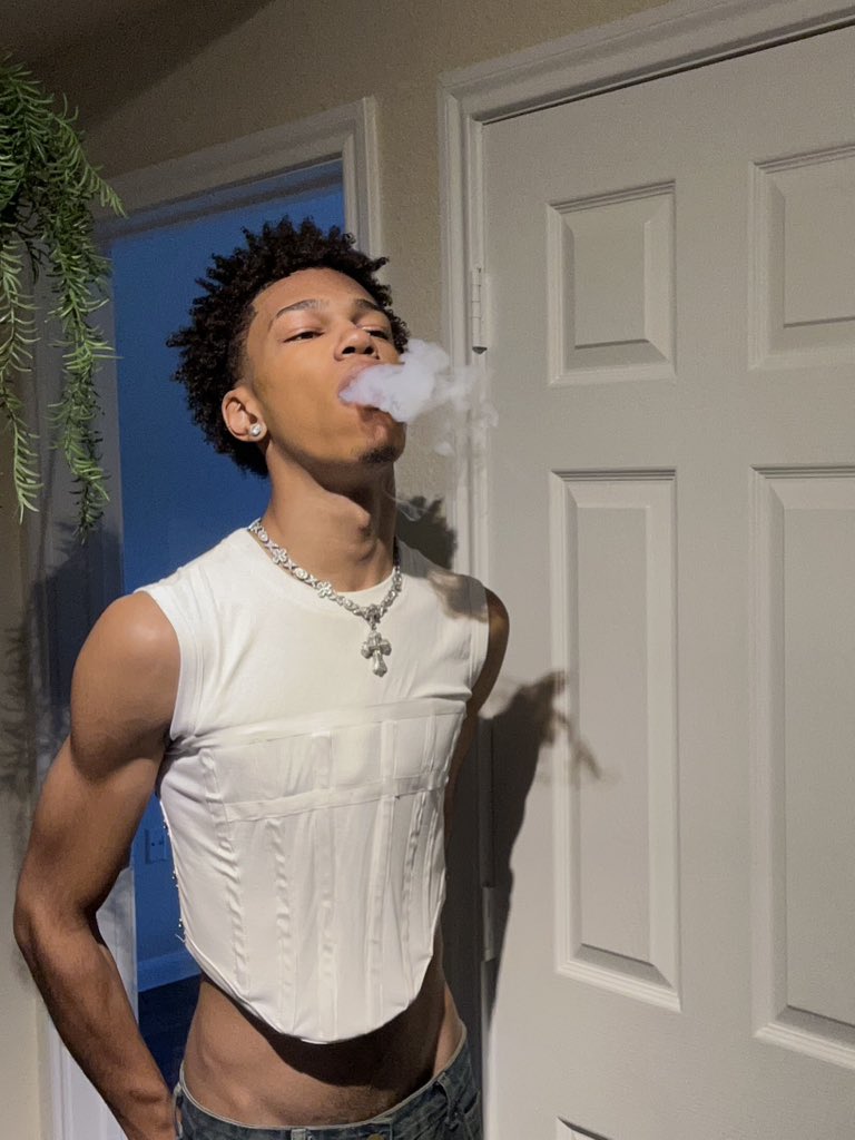 jonluven's tweet image. 😶‍🌫️