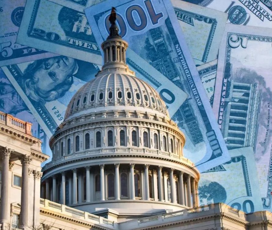 IanJaeger29's tweet image. BREAKING: President Trump signs an Executive Order ensuring that no Federal funding goes towards Abortions.