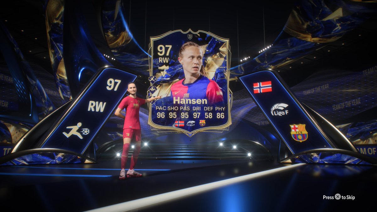 CAROLINEEEEEEEEE 😭😭😭😭😭😭❤️❤️❤️❤️ #TOTY Nr 3 😂😂