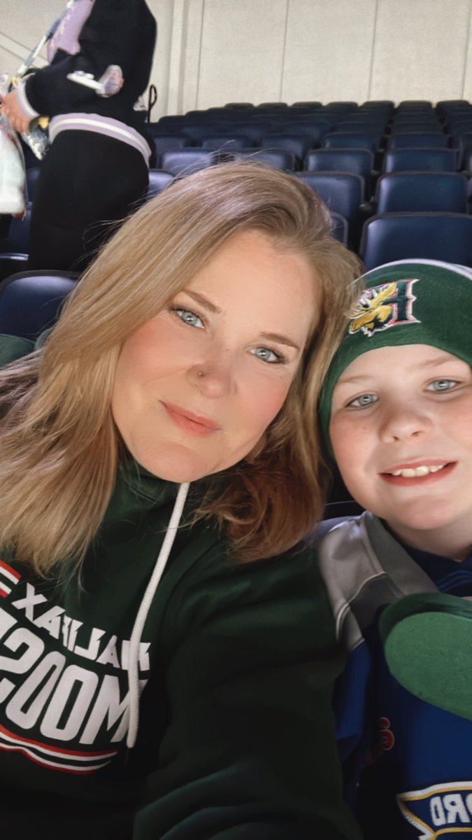 Best kind of Friday night.  #gomoosego