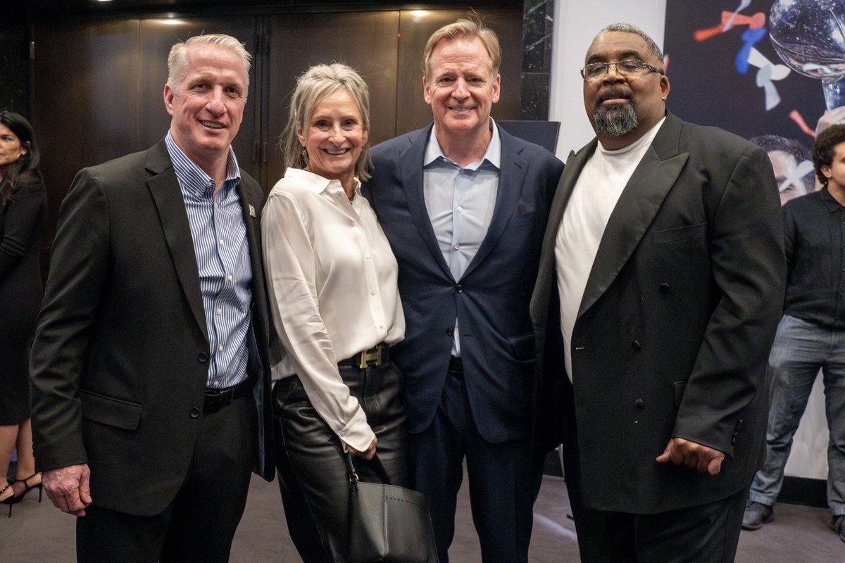 DartmouthFTBL's tweet photo. “The Buddy Way” movie premiere at @paleycenter . Thank you to everyone made this possible.

Catch the premiere Wednesday, Jan. 29 at 5 PM ET on ESPN2

Learn more ➡️ https://t.co/YCng7HjMgV

#TheWoods #GoBigGreen https://t.co/dlejJ2JxVA