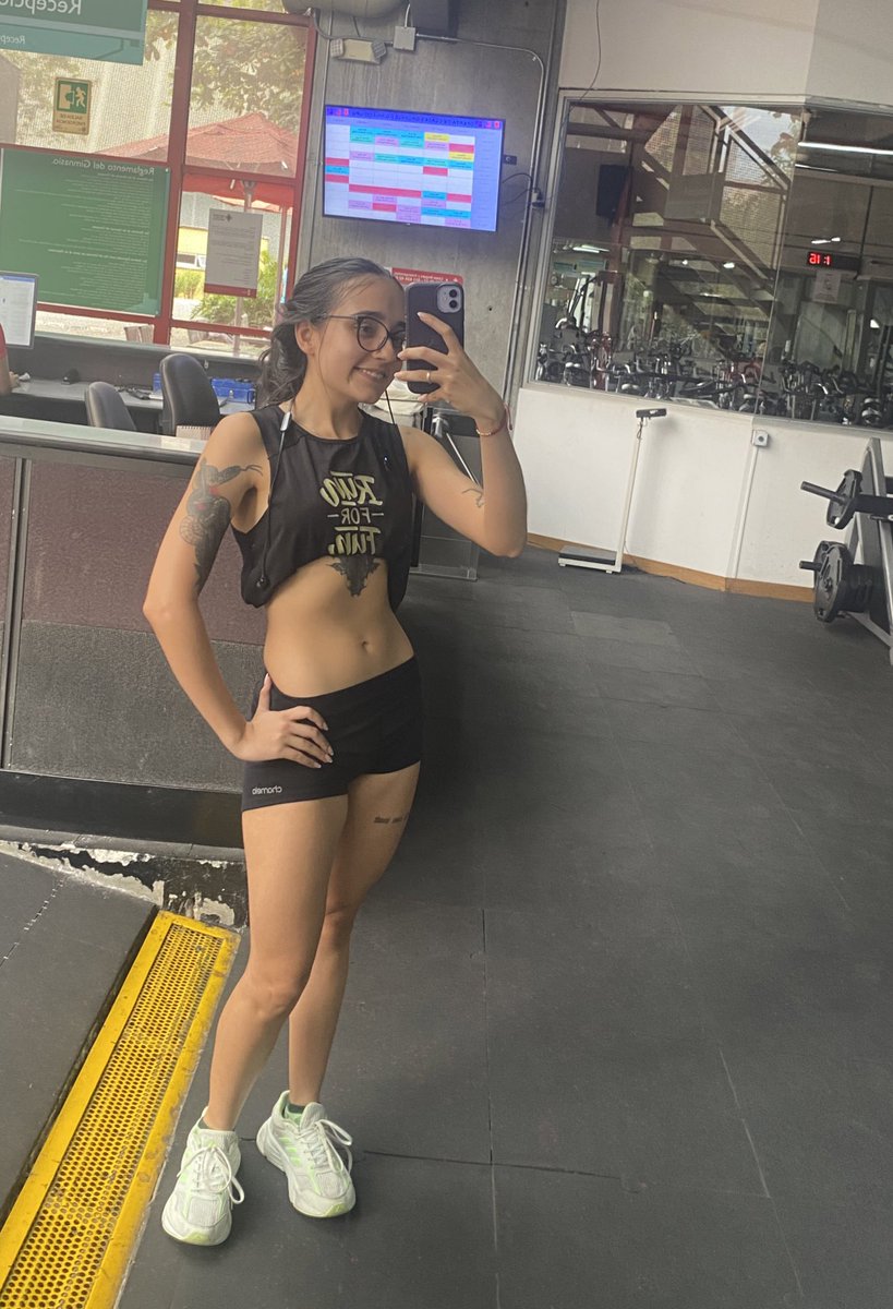 StephanyZuluag1's tweet photo. +1.5kg de nuevo 💪🏻
Me estoy alimentando mucho mejor y estoy viendo mejores resultados. 💪🏻❤️🔥🥩🥗
#notfilter https://t.co/ZXMlMb6JdC