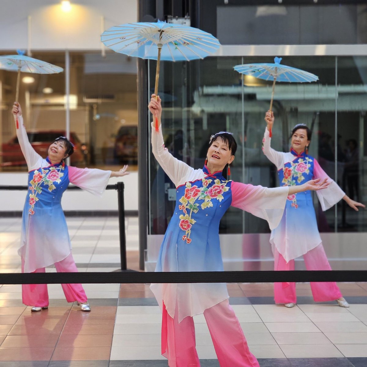 ECCMALL's tweet photo. ๐ Ring in the Lunar New Year at #ECCMall ๐ Join us on January 28 & 29 from 10 AM - 2 PM on the East Main Level for lunch-hour performances, cultural fun, and more! ๐งง๐ถ Bring your friends and family for a celebration filled with joy, tradition, and good fortune. See you there! https://t.co/4QgbGfTF3Q