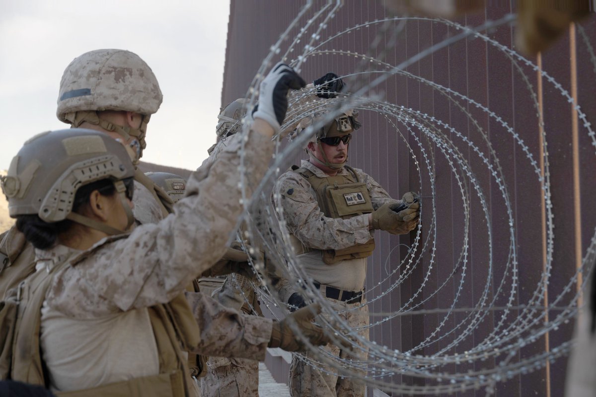 PixelMedia4_0's tweet photo. El Cuerpo de Marines de Estados Unidos llegó este viernes a la frontera con México para ayudar a la Oficina de Aduanas y Protección Fronteriza (CBP, por sus siglas en inglés), informó la Casa Blanca.
#PixelMedia #Noticias #México https://t.co/QuimMD6N7O