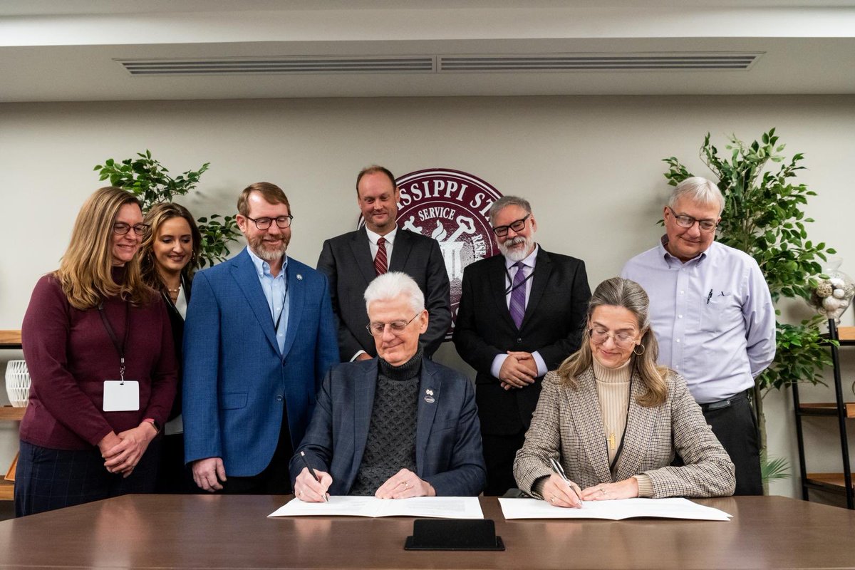 U.S. Naval Meteorology and Oceanography Command (@navyoceans) on Twitter photo #ItStartsWithUs
Excited about our new EPA with <a href="/msstate/">Mississippi State</a> !
🇺🇸💯🌊🌏⚓️
#NavalOceanography
#WarfightingWarfightersFoundation
#AllAheadFlank
#NavySTEM
#STEMeducation
msstate.edu/newsroom/artic…. #ItStartsWithUs
Excited about our new EPA with <a href="/msstate/">Mississippi State</a> !
🇺🇸💯🌊🌏⚓️
#NavalOceanography
#WarfightingWarfightersFoundation
#AllAheadFlank
#NavySTEM
#STEMeducation
msstate.edu/newsroom/artic….