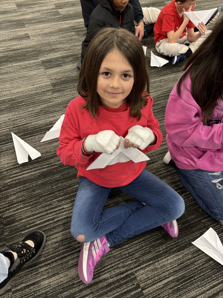 mrstaylor_fce's tweet image. These 3rd graders had so much fun exploring at the Lone Star Flight Museum. @HumbleISD_FCE #FieldTrip