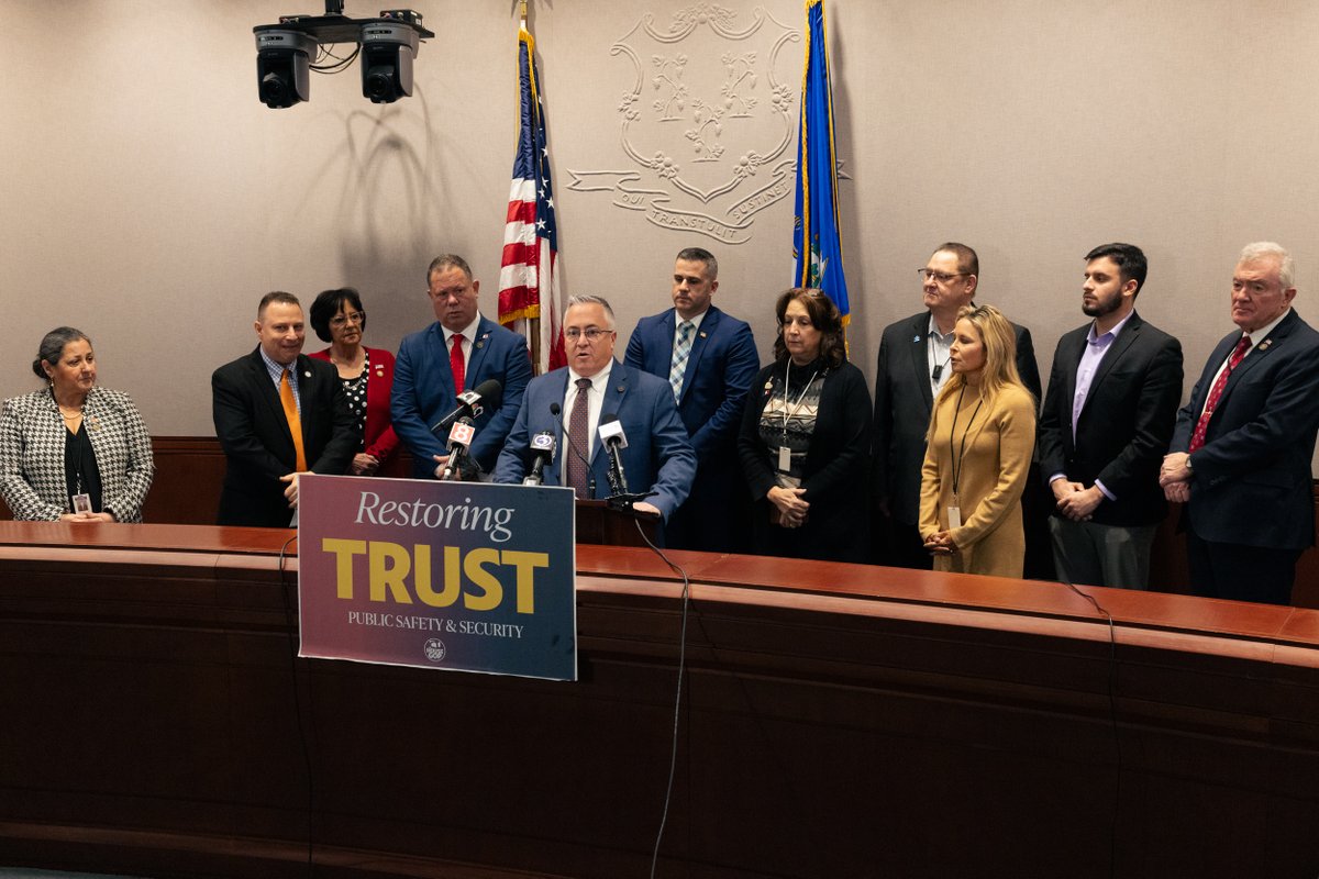 Connecticut Mirror tweet media