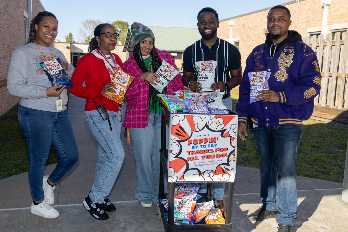 Leigha_Curry7's tweet image. “When you see something beautiful in someone, tell them. It may take a second to say, but for them, it could last a lifetime.” – Unknown #NationalComplimentDay #EliteAchievers 
#Connect