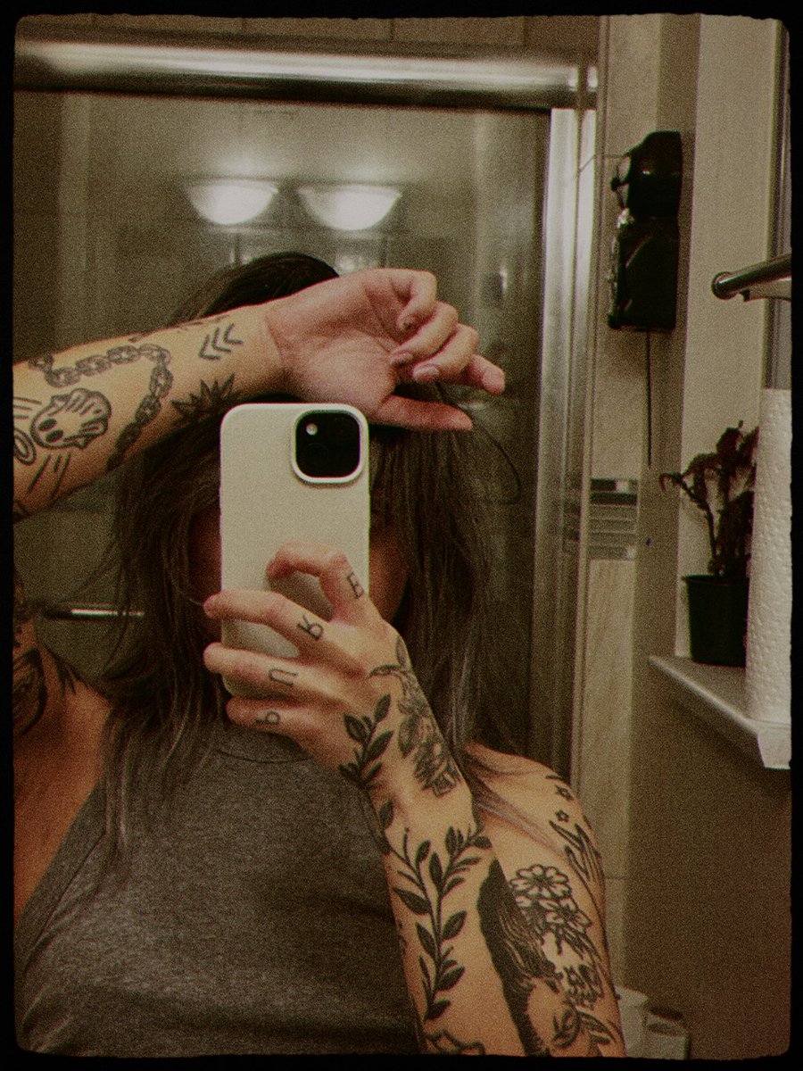 trap_mulan's tweet photo. i’m too scared to tattoo the rest of my torso https://t.co/nNp52YaDAr