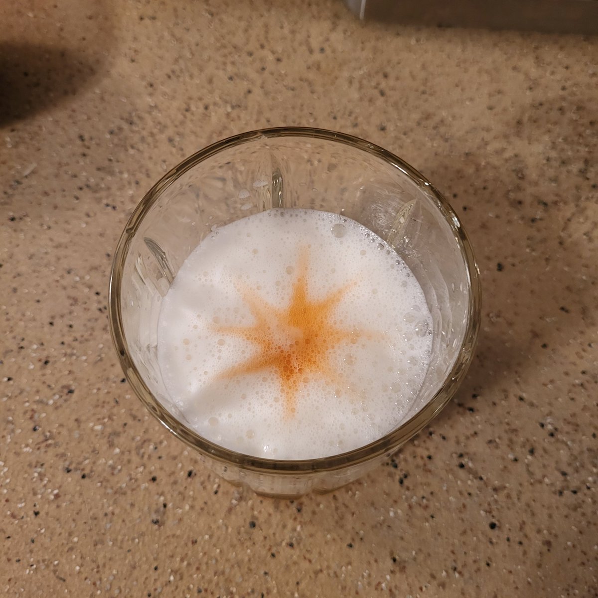 Sad7Statue's tweet photo. Whiskey sours playing around with patterns using bitters 👌 https://t.co/RRMkEvLW36