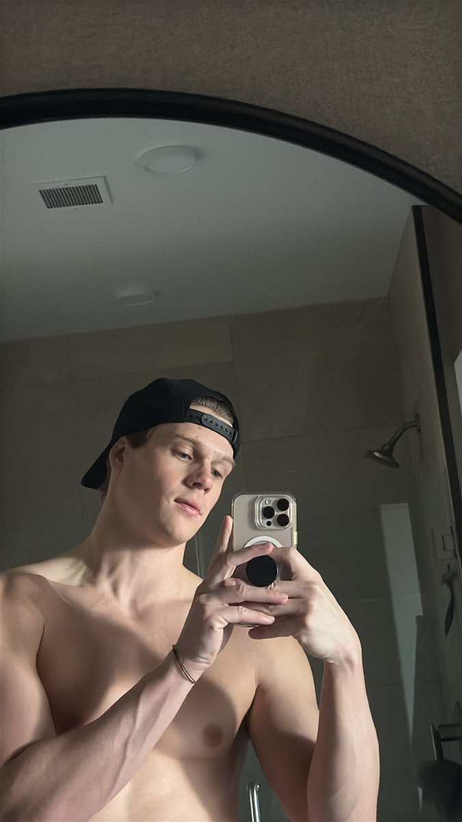 Kylecapener's tweet photo. Have a Good Friday https://t.co/zEfH7MPeVg